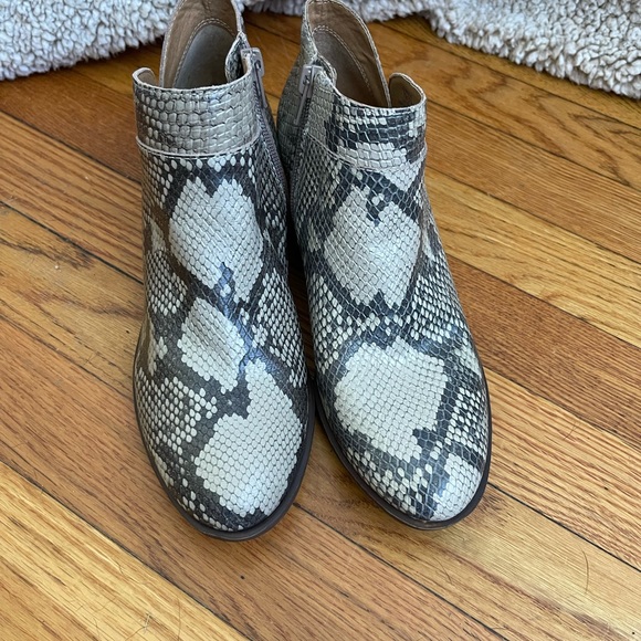 Lucky Brand Basel Chinchilla Booties size 7M - Picture 5 of 8